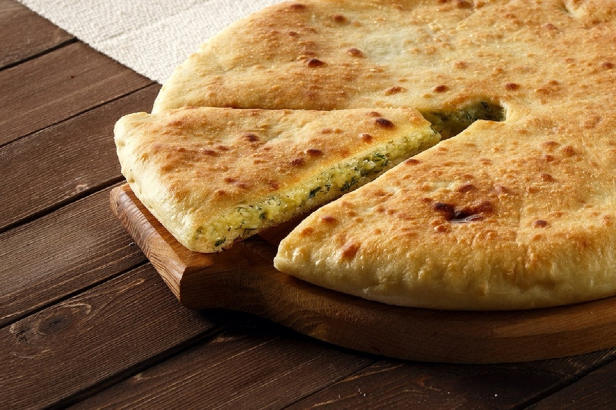 Пирог с капустой и сыром Сулугуни