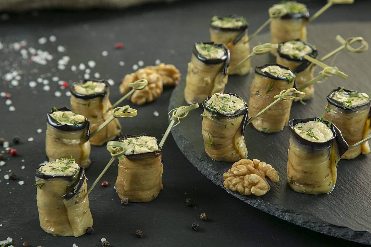 Рулетики из баклажан с ореховой начинкой