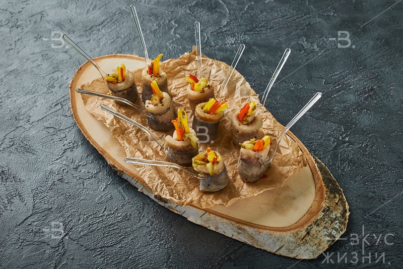 Рольмопсы с овощами и корнишонами