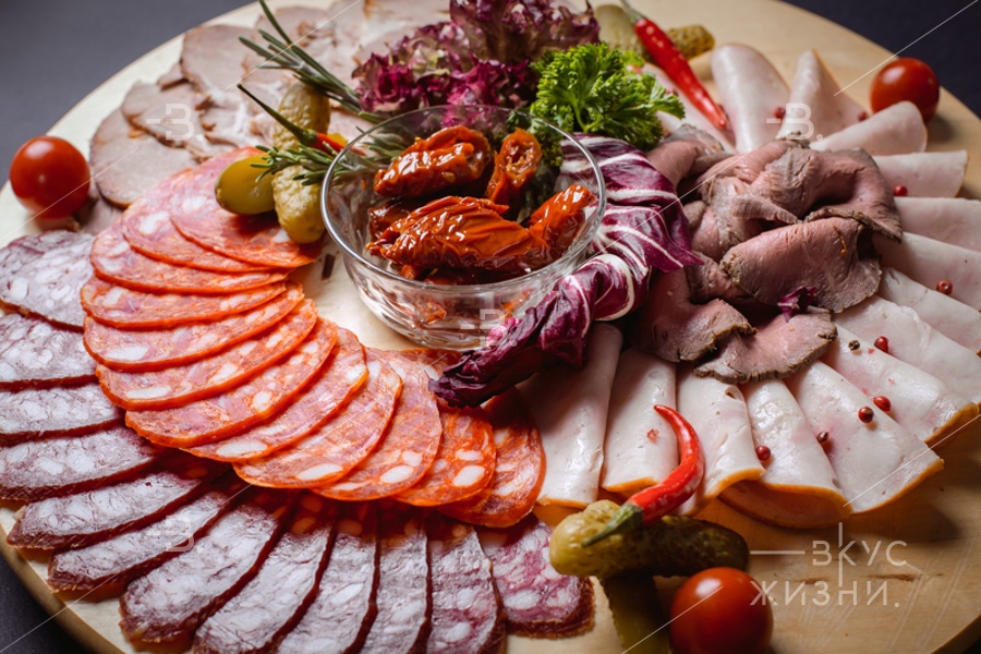 Мясная тарелка с ростбифом