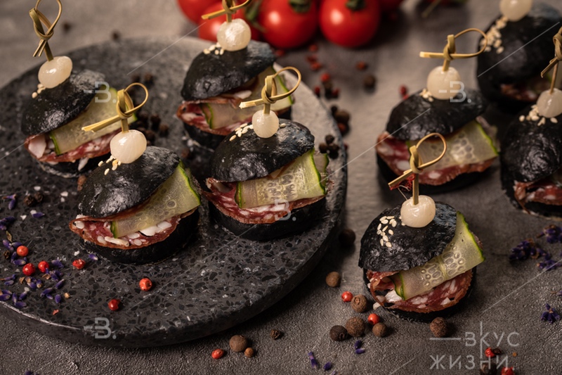 Микробургер с салями Милано (сэндвич)