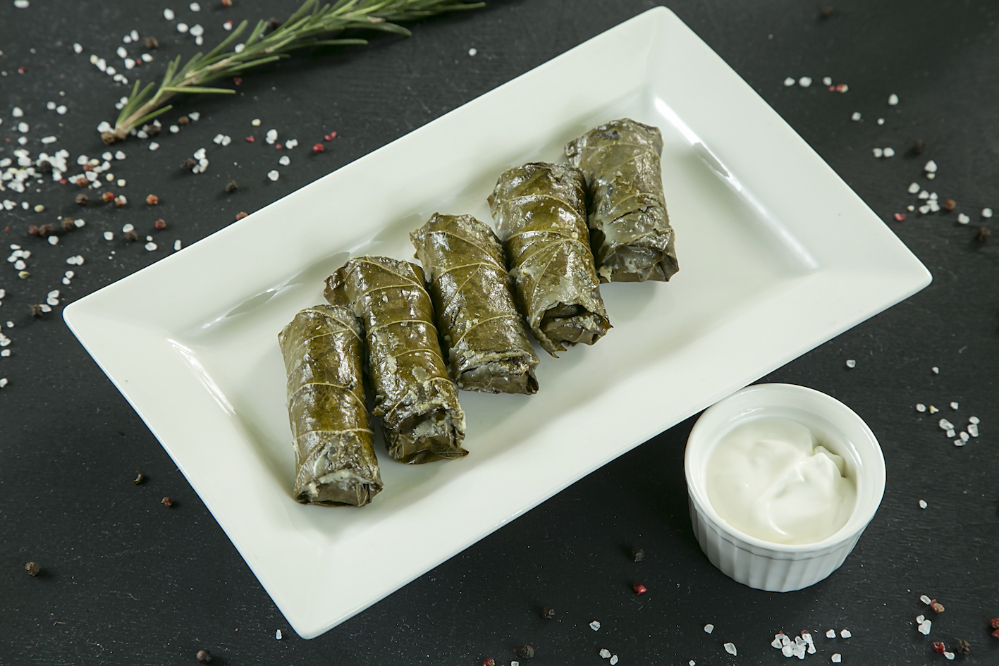 Долма с Хайбиф фаршем и растительной сметаной
