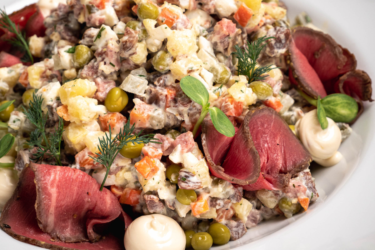 Оливье с говядиной