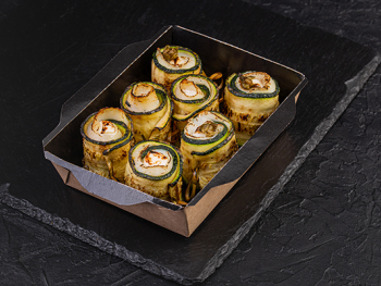 Рулетики из судака в ломтике цукини