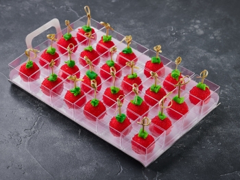 Канапе Чиз болл с лососем и красным Тобико