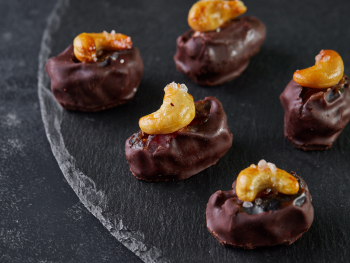 Конфета из фиников с кешью