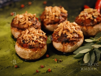 Овощной Рататуй в шляпке шампиньона