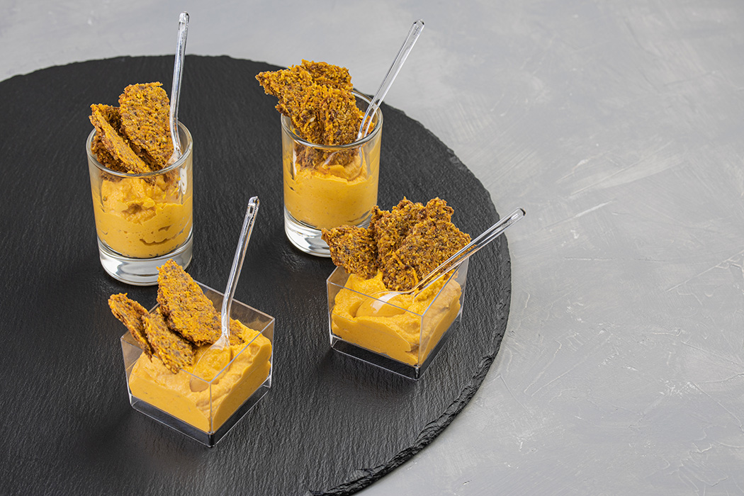 Сет палитра: Хумус ассорти и хлебцы