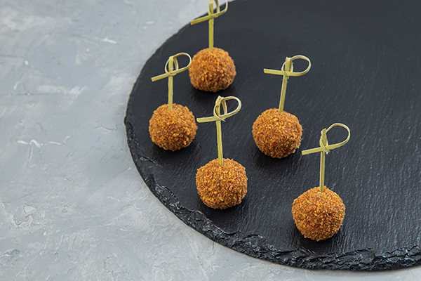 Кейк болл Медовик